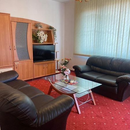 Hotel Tedi 아세노브그라드 외부 사진